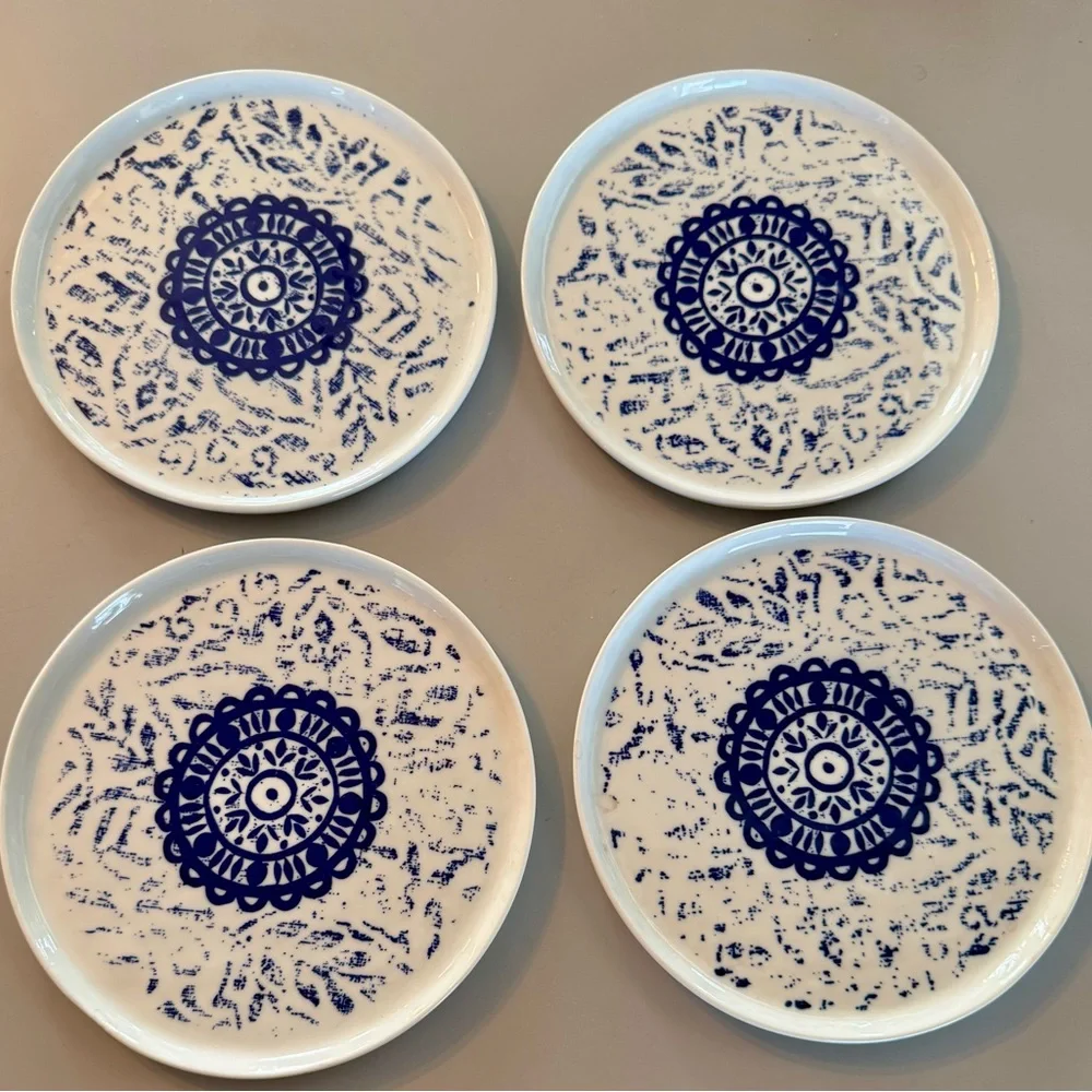 NEW Crate & Barrel Mercer Sandwich Appetizer Plates 9 inch Set of 4 As Is